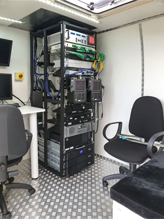 Veicolo per sistema di monitoraggio delle frequenze